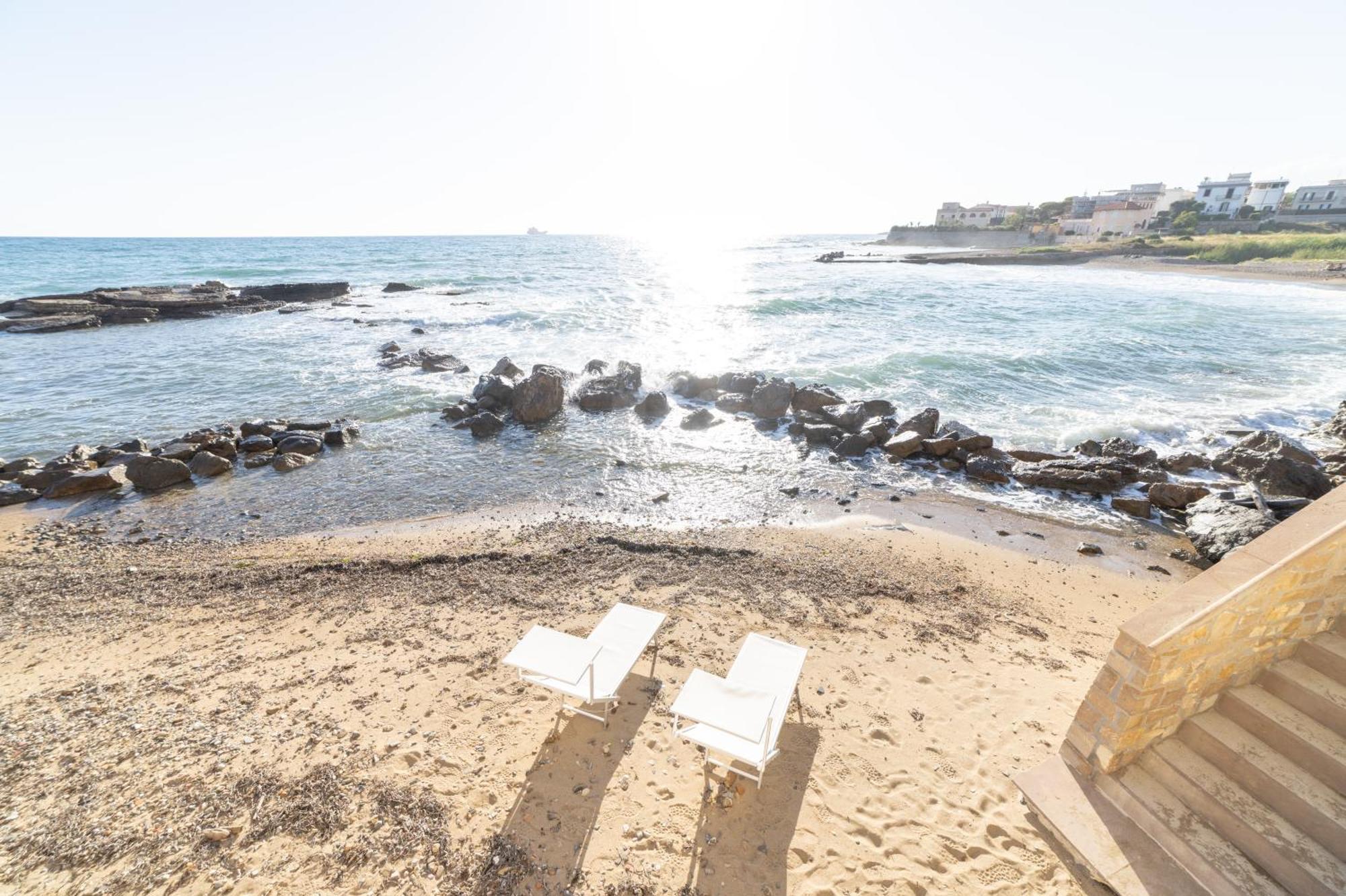 Le Suites Sul Mare Di Esterina Civitavecchia Kültér fotó